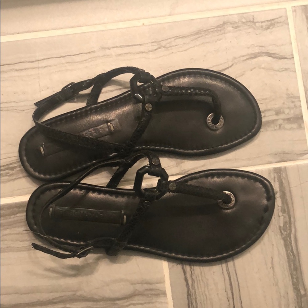 Black snakeskin BCBGMAXAZRIA Sandals sz 5.5